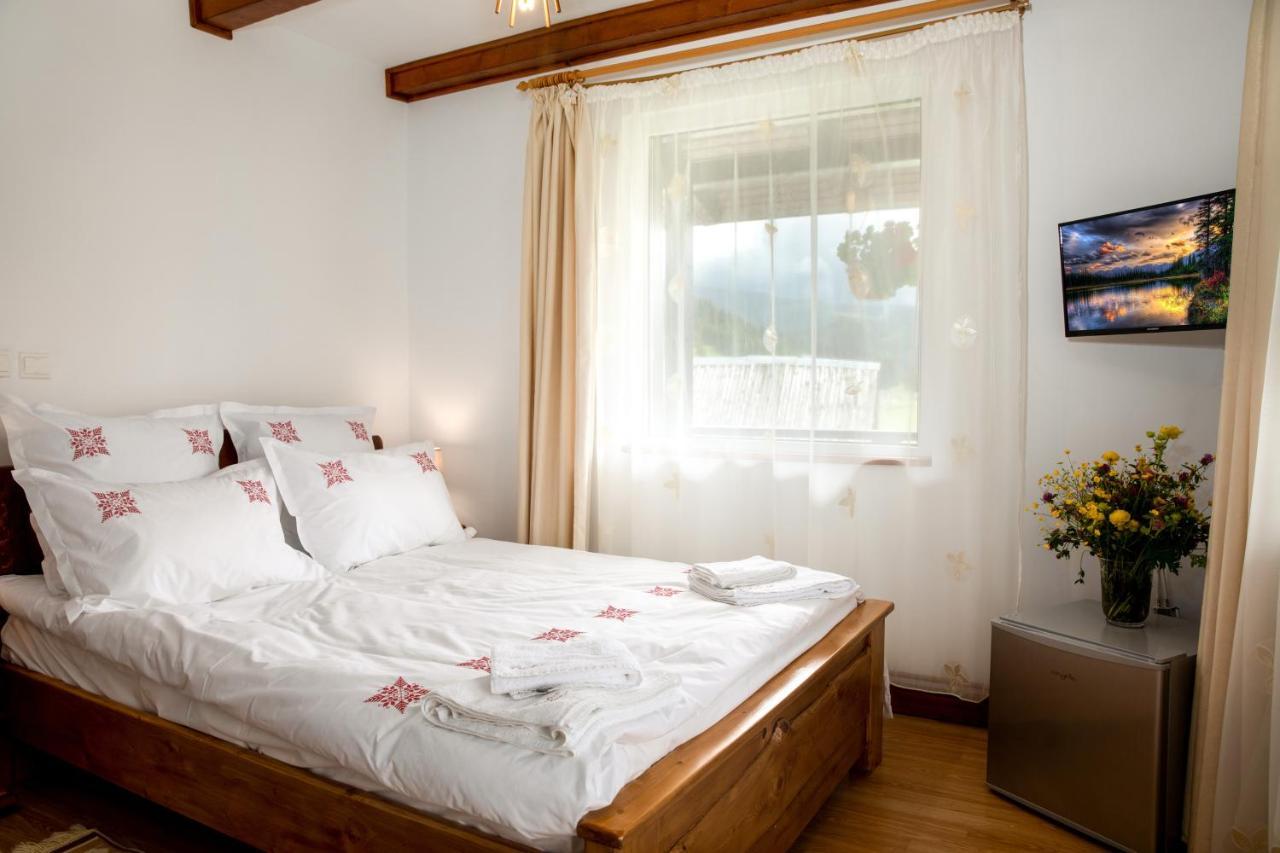 Casa Cerbul Villa Fundata Ngoại thất bức ảnh