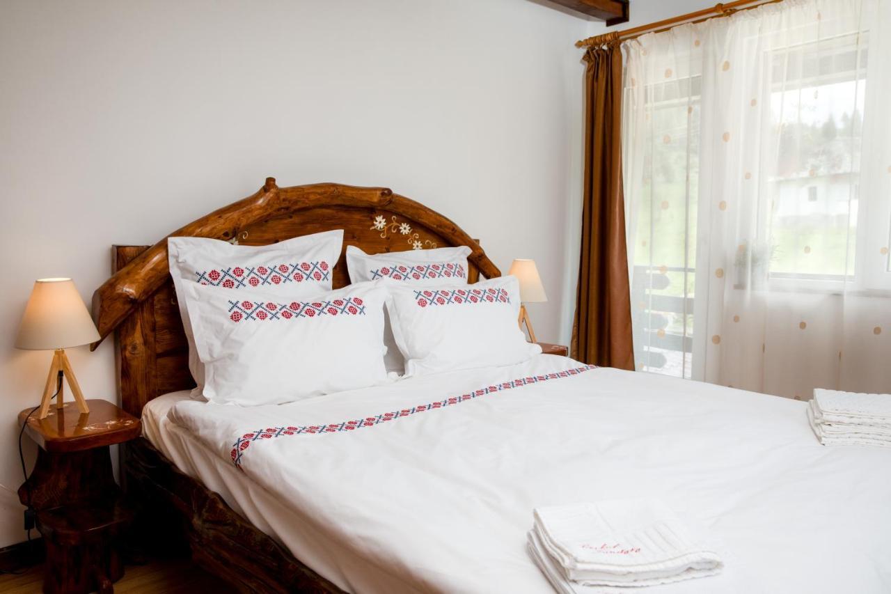 Casa Cerbul Villa Fundata Ngoại thất bức ảnh