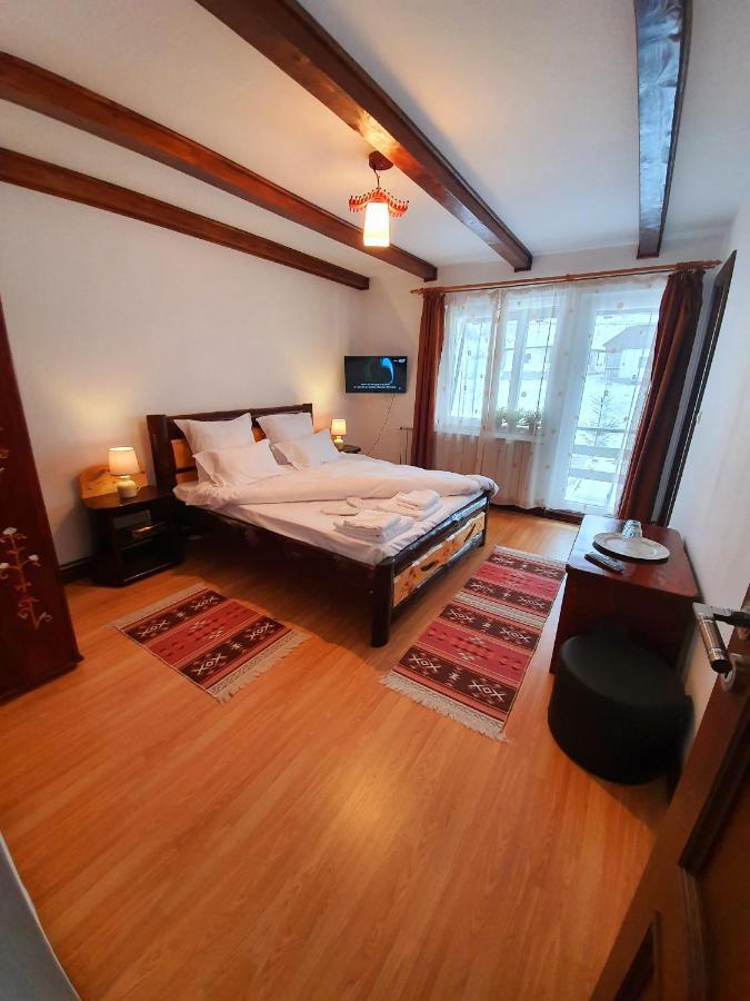 Casa Cerbul Villa Fundata Ngoại thất bức ảnh